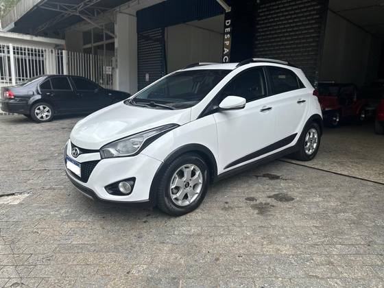 HYUNDAI HB20X 1.6 16V PREMIUM FLEX 4P AUTOMÁTICO